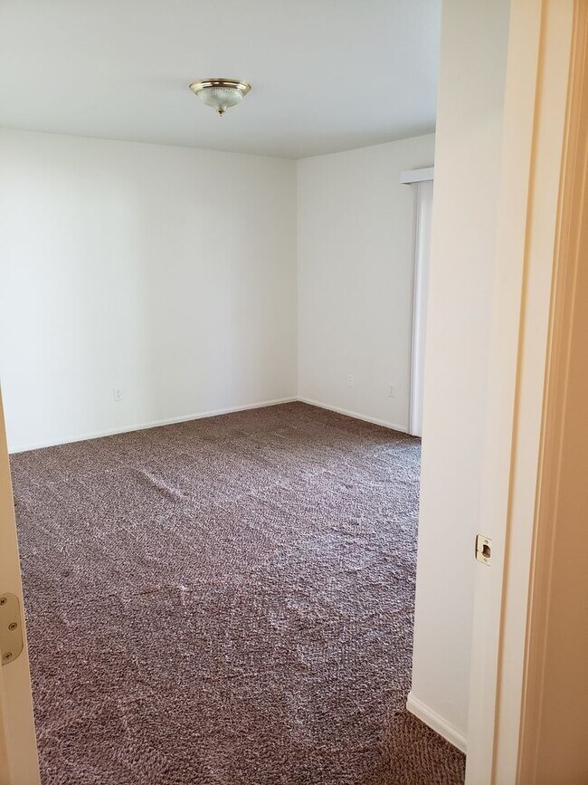 Building Photo - 1733 Christopher Way