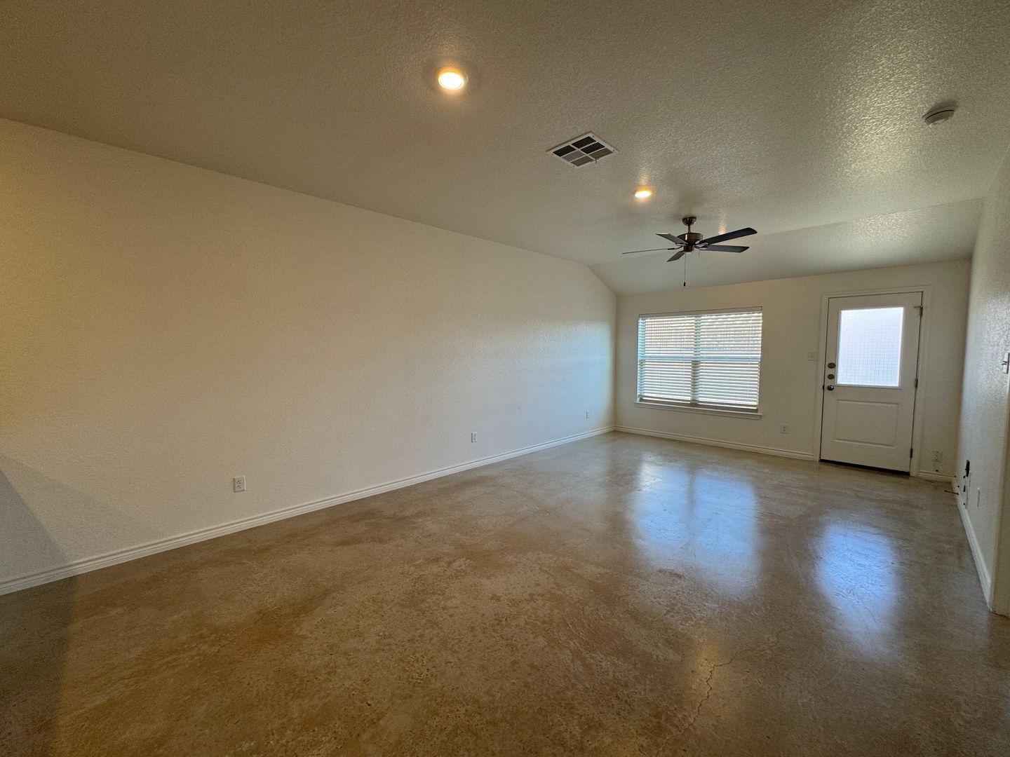 Building Photo - 1206 Lehmann Dr