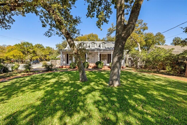 Building Photo - 2612 Bridle Path