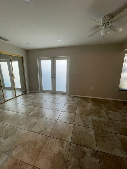 Building Photo - 3451 NE 13th Ave