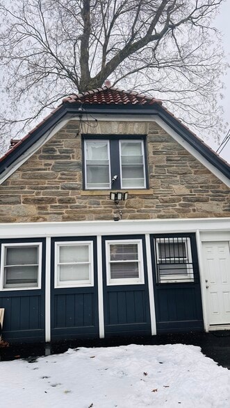 Building Photo - 6646 McCallum St