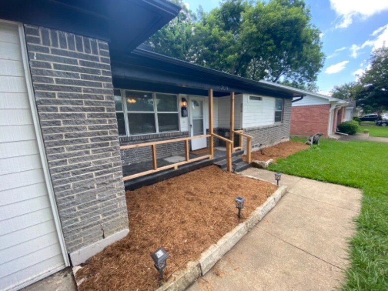 Building Photo - 309 Dover Dr