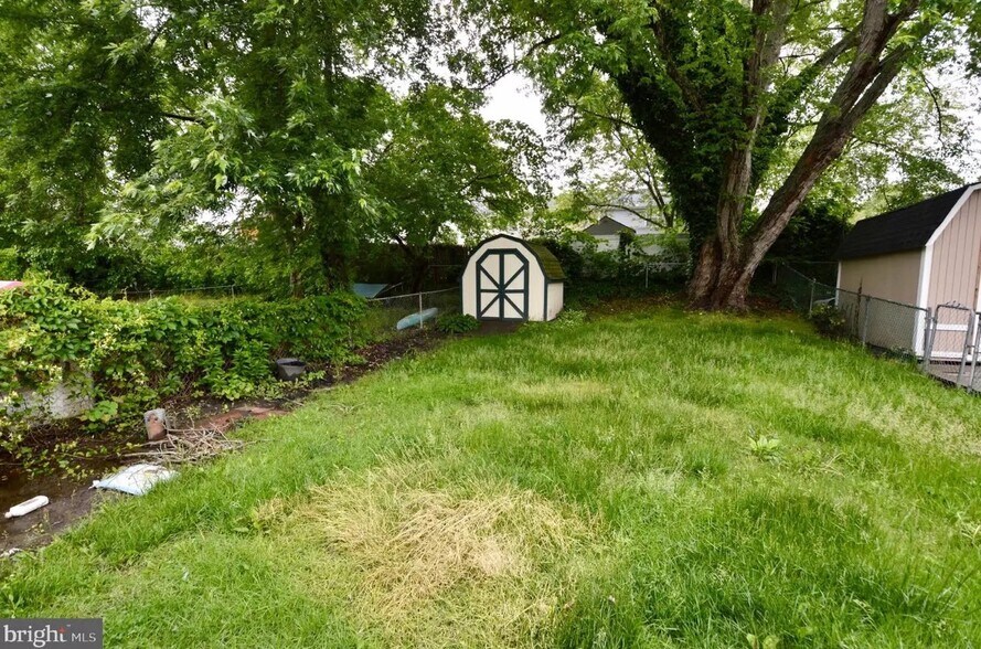 Building Photo - 1711 Brentwood Pl
