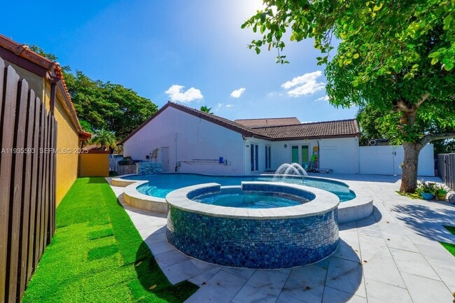 Building Photo - 17302 NW 63rd Pl