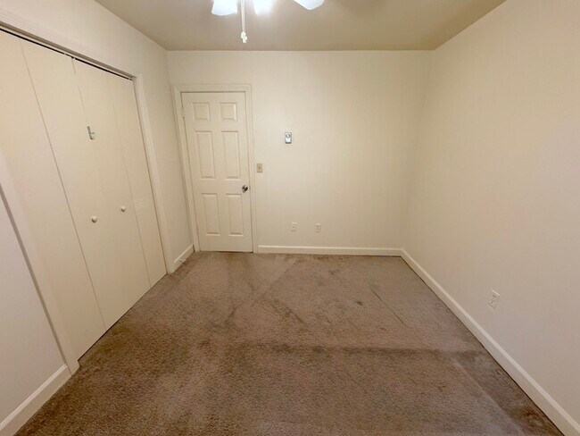Building Photo - COME MEET YOUR NEW HOME!!!