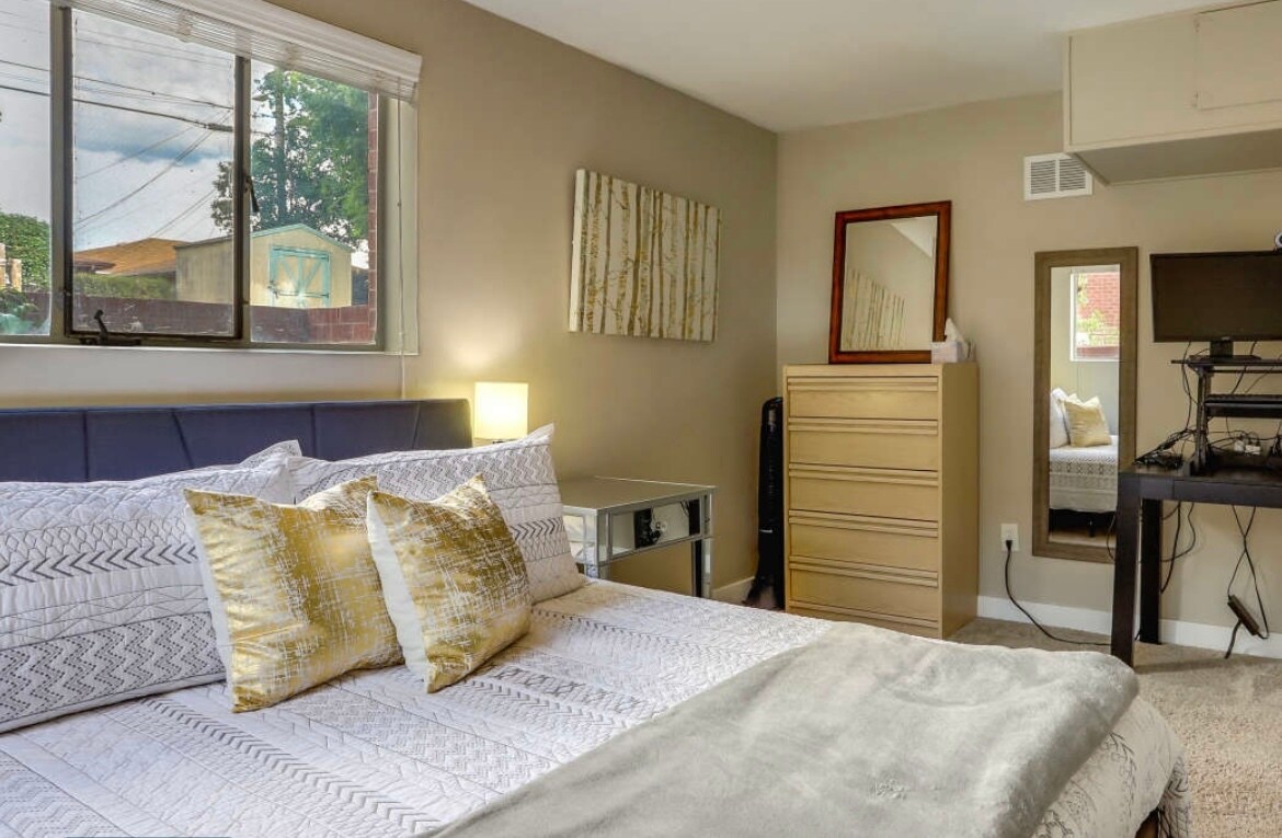 Building Photo - 3350 Kearney St