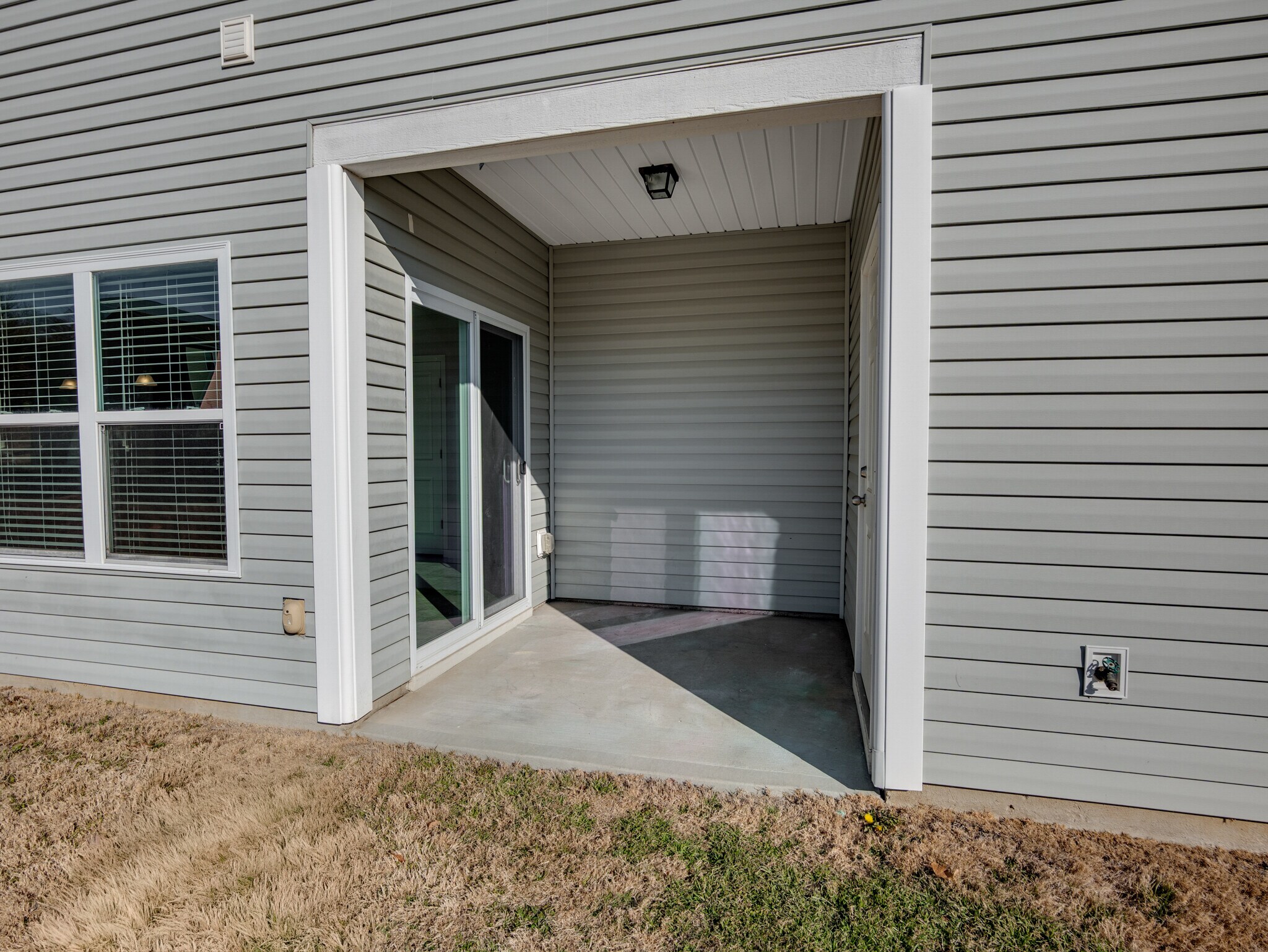 Building Photo - 608 Cahill Ln