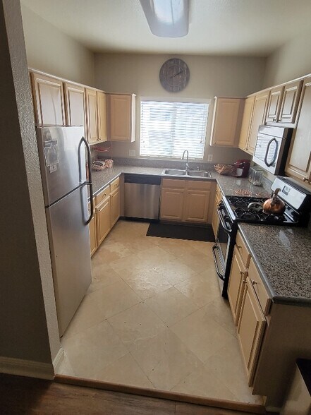 Building Photo - 5250 S Rainbow Blvd