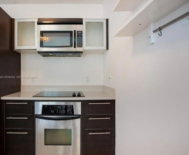 Building Photo - 1900 N Bayshore Dr