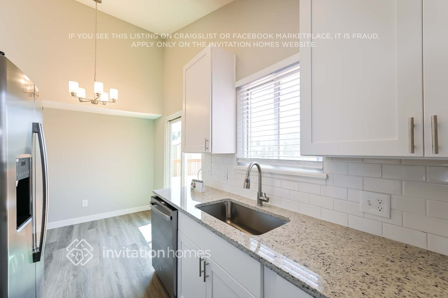 Building Photo - 1946 Ensenada St