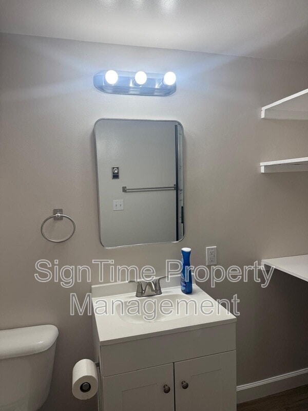 Building Photo - 229 Jonathan St