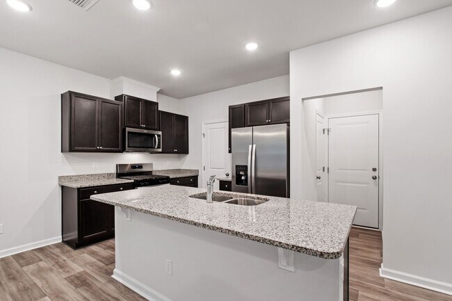 Building Photo - Modern 3-Bedroom Townhome in Solana, Durham!