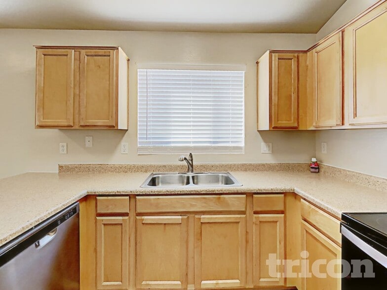 Building Photo - 23141 W Ashleigh Marie Dr