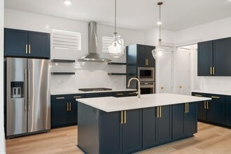 Building Photo - HALF-OFF 1ST MONTHS RENT for Beautiful Custom Home in Durham