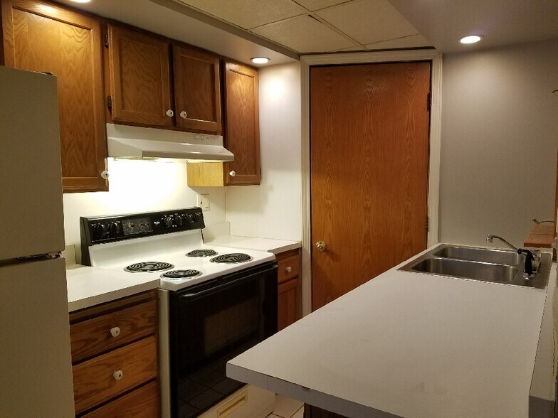 Kitchen - 1717 Monroe Ave