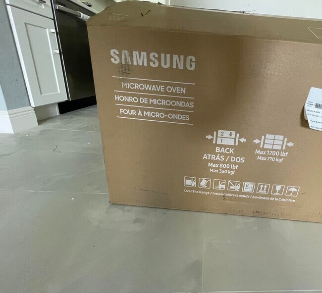 Building Photo - 1560 SE Royal Green Cir