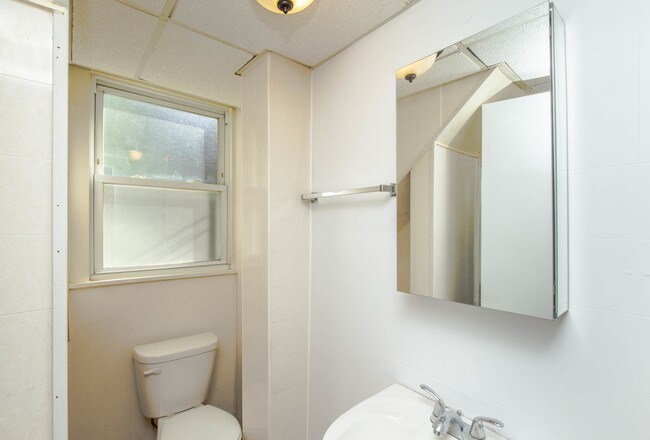 Building Photo - 2919 N Seeley Ave