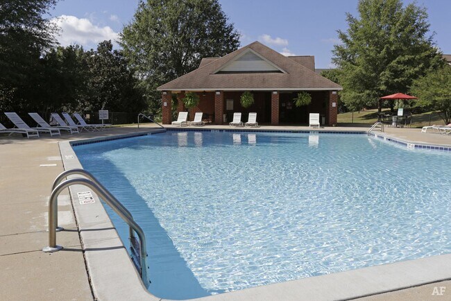 Building Photo - 190-206 (11) (NO TRANSFERS!)