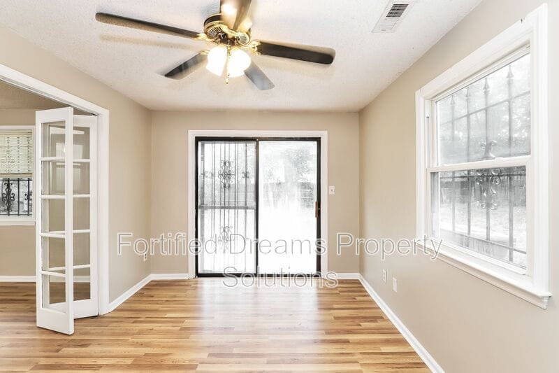 Building Photo - 2204 Celeste Ct