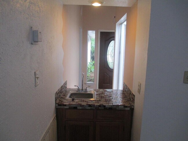 Building Photo - 16022 Sierra Vista Dr