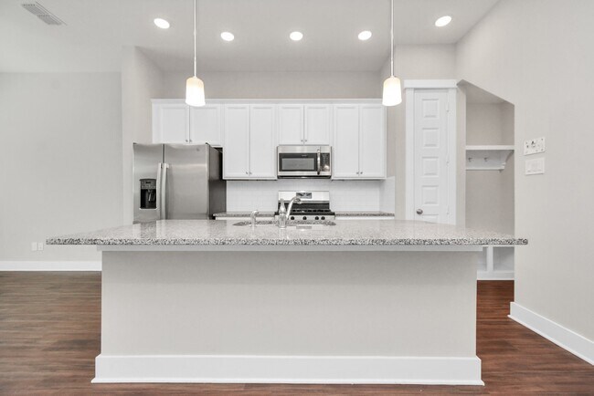 Building Photo - 731 Strawberry Pines Ct