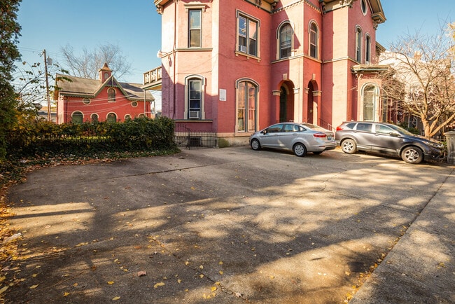Building Photo - 520 Overton St