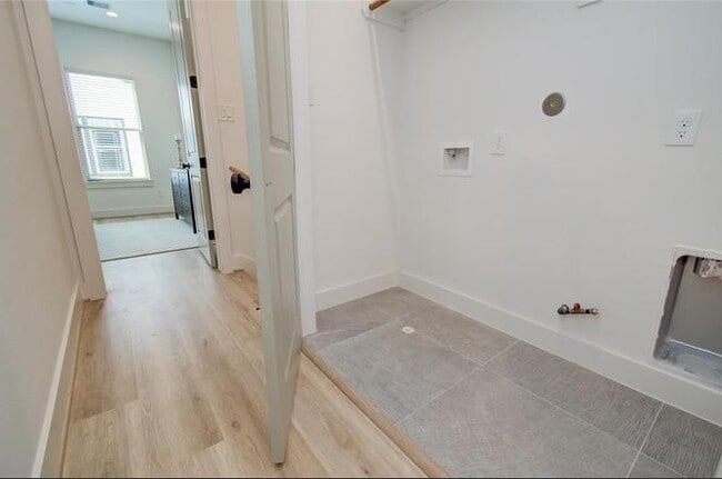 Building Photo - 2309 Eagle St