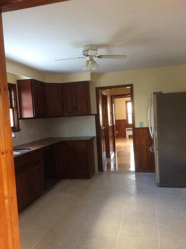 Building Photo - 95 Noble St