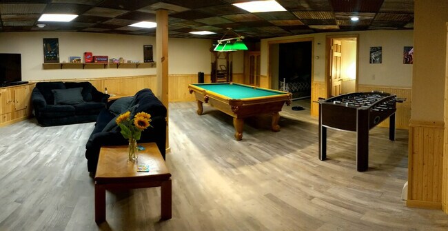 Building Photo - 140 Paquette Cir