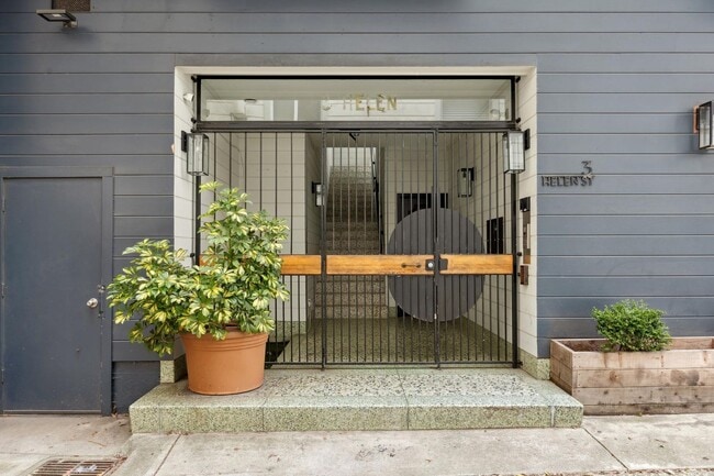 Primary Photo - NOB HILL TOWNHOME FOR RENT - $13,000/mo