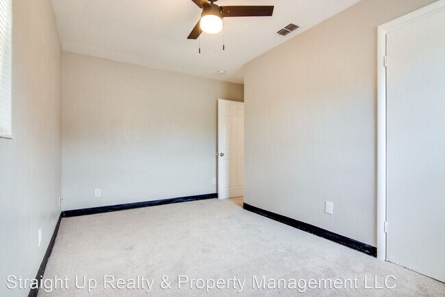 Building Photo - 2 br, 1 bath House - 824 North Florence Av...