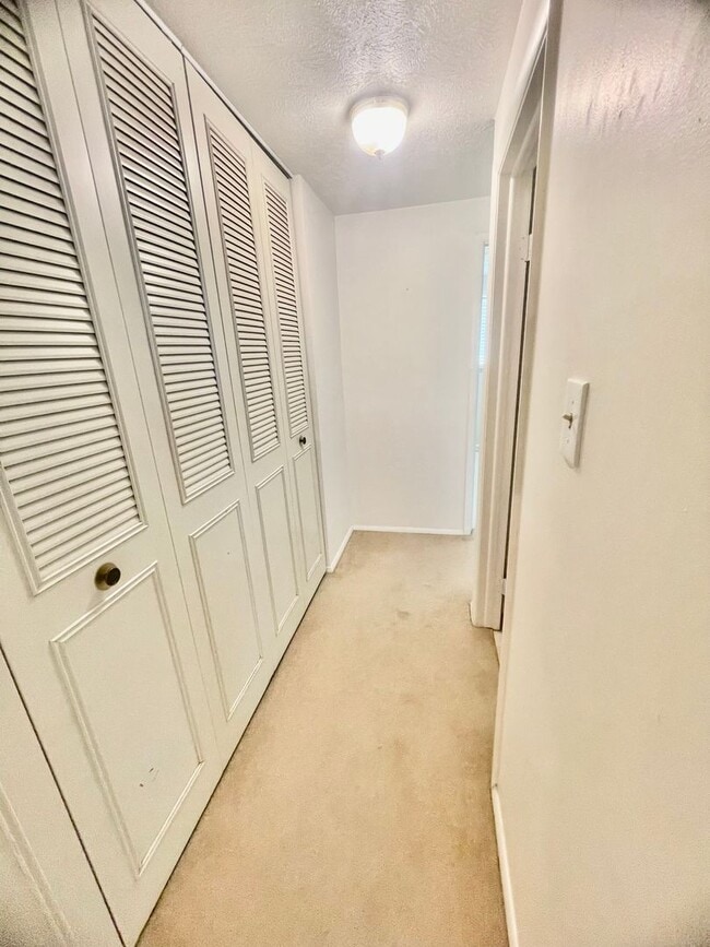 Building Photo - 3 bed- 1.5 Bath- Bridgeville Pa