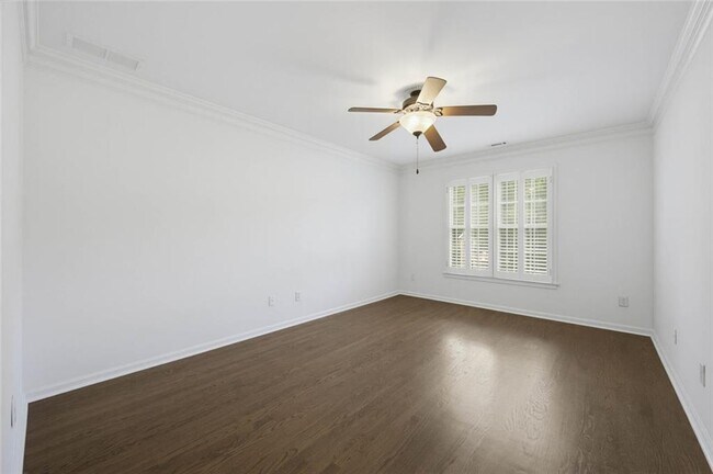 Building Photo - 735 Westwind Ln