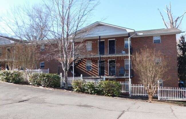 Building Photo - 5540 N Broadway St