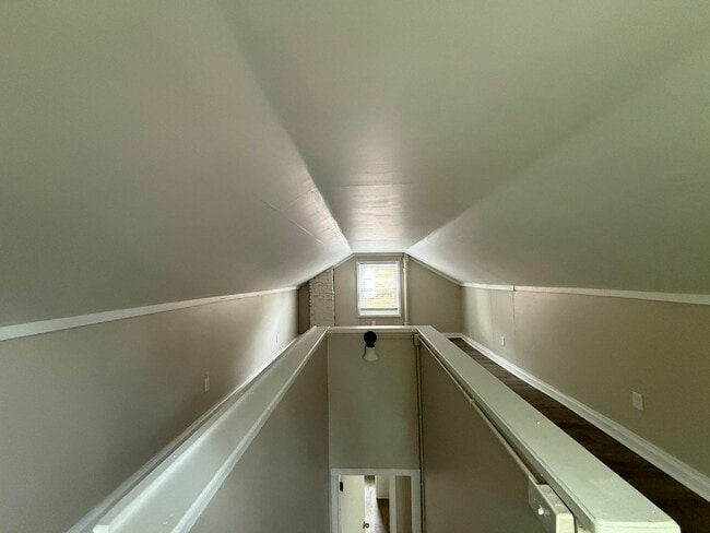 Building Photo - Renovated 3-Bedroom Home – We Welcome Sect...
