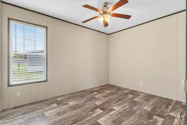Building Photo - 6680 Hidden Oaks Dr