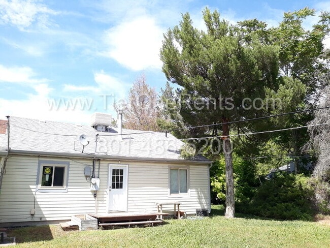 Building Photo - NO DEPOSIT option available for qualified ...
