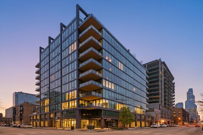 Building Photo - 366 W Superior St