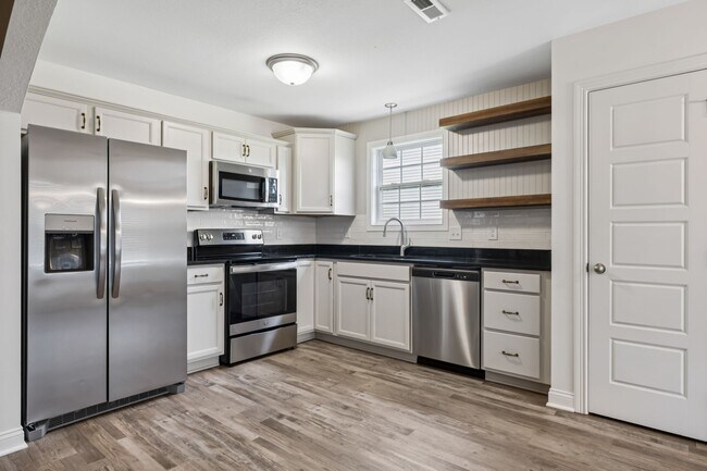 Building Photo - 219 Dugger Dr
