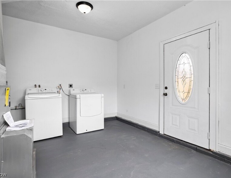 Building Photo - 303 Delamere Rd