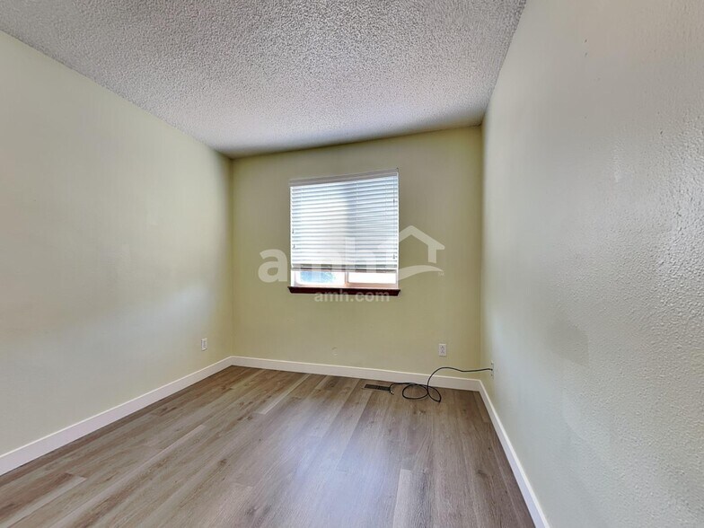 Building Photo - 4077 Ensenada St