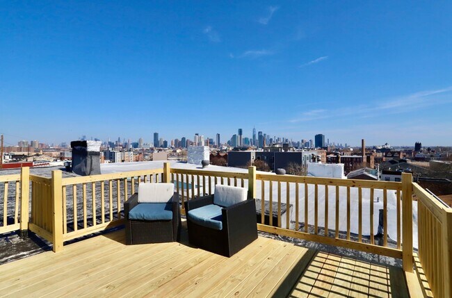 Building Photo - 37 Harmon St