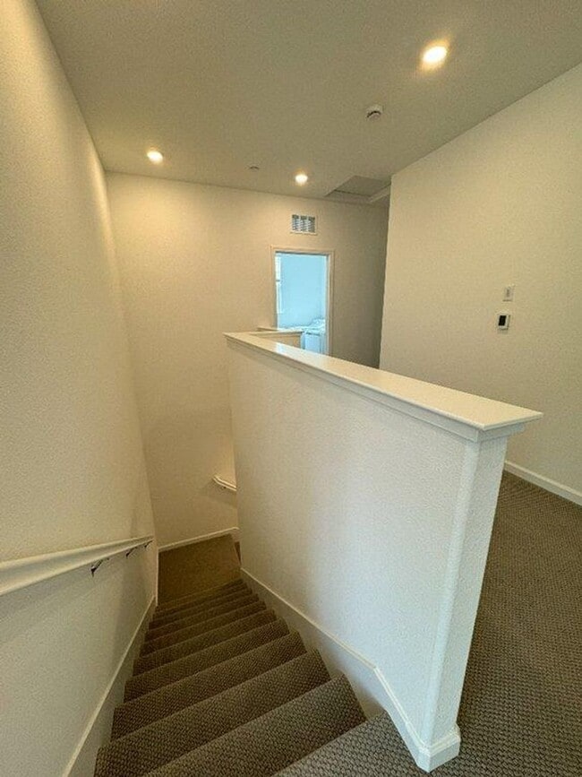 Building Photo - Like New Lennar Home FOR RENT