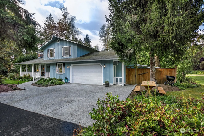 Primary Photo - Tranquil Woodinville Home!