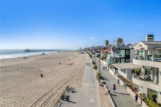 Building Photo - 816 The Strand