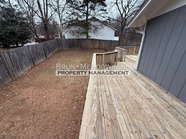 Building Photo - 11105 Lake Hills Dr