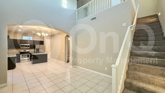 Building Photo - 1367 S Country Club Dr