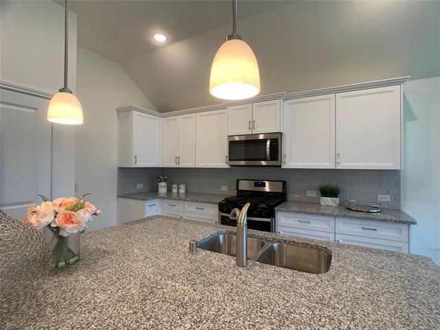 Building Photo - 7025 Tree Stand Pt