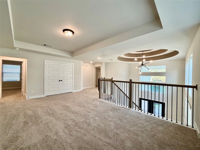 Building Photo - 1111 Luna Dr