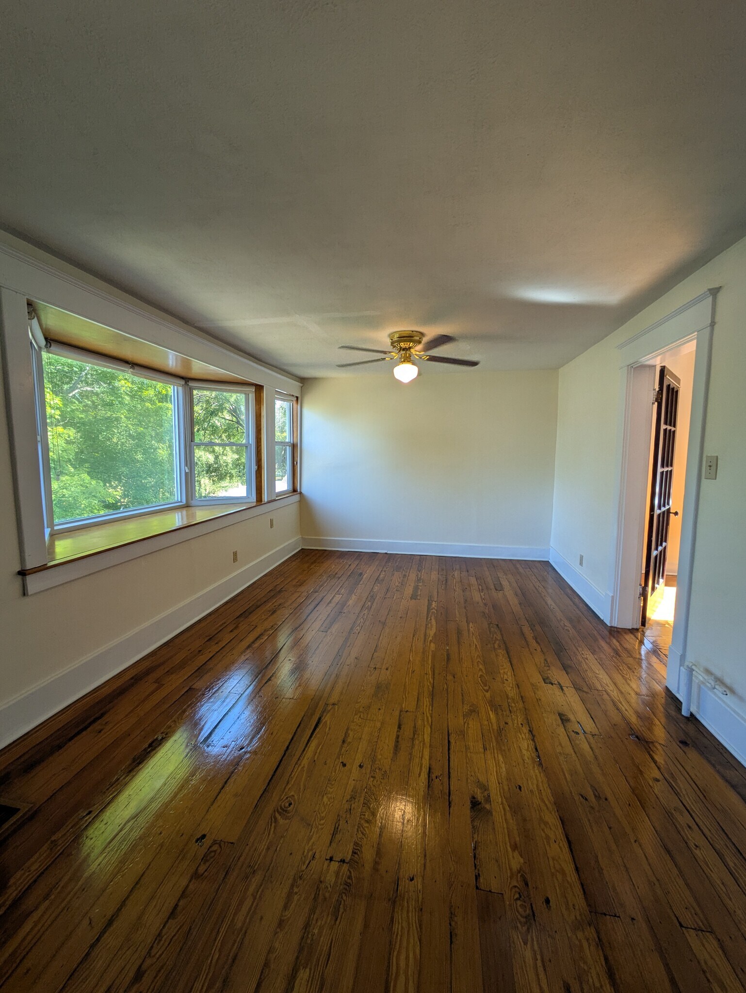 Dining Room - 1703 S Preston St